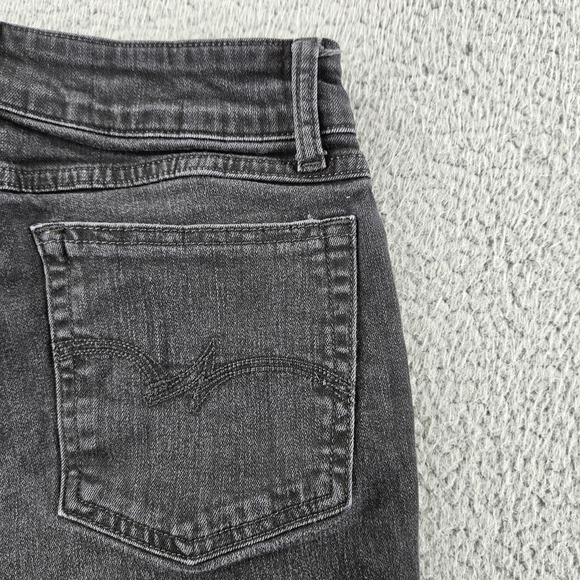 Wrangler Jeans Womens 5x32 Black Boot Cut Stretch Denim Classic Fit - Picture 1 of 16